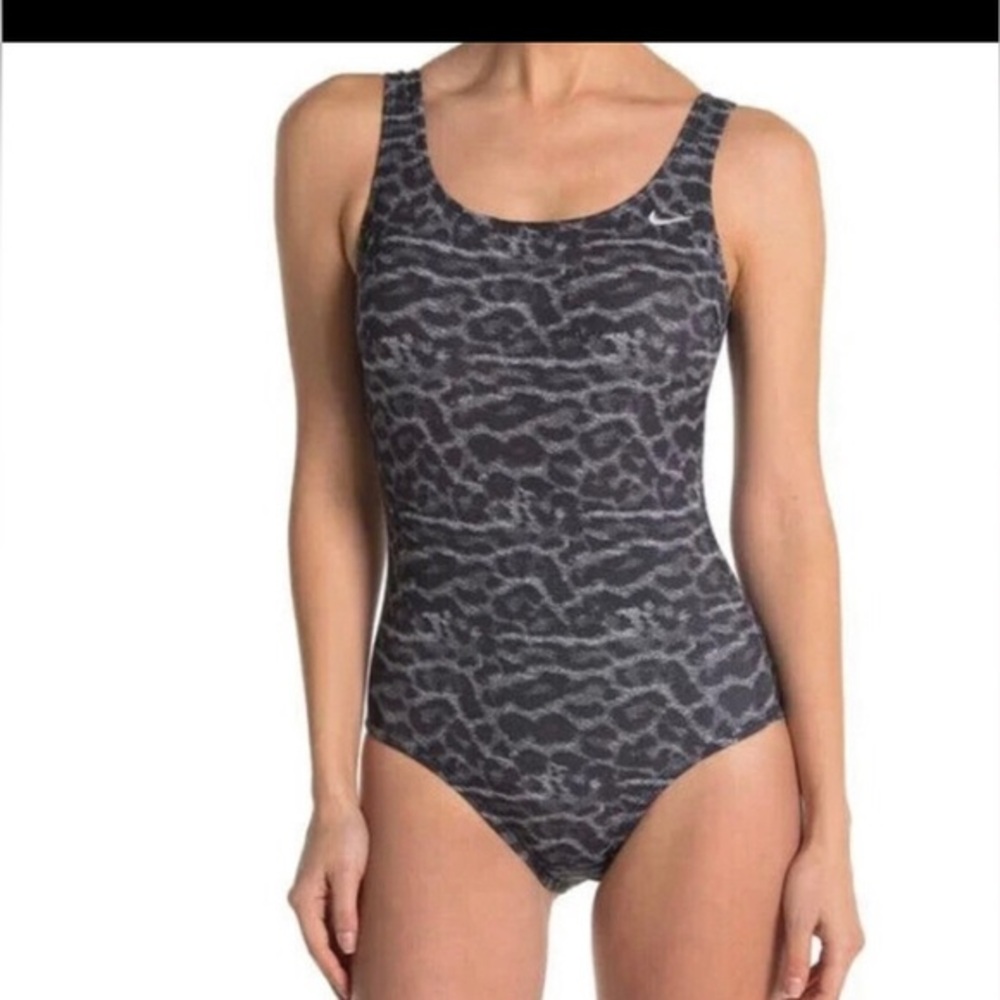 Nike gray multi snake Print One Piece low back Swimsuit size Small‎ New